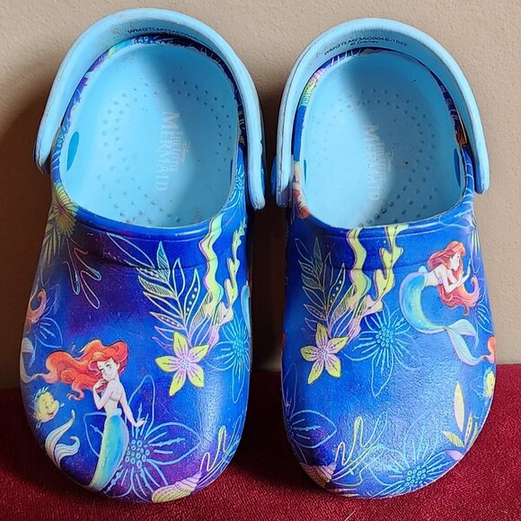 Disney Little Mermaid Crocs Toddler Size 5/6 - Picture 1 of 5
